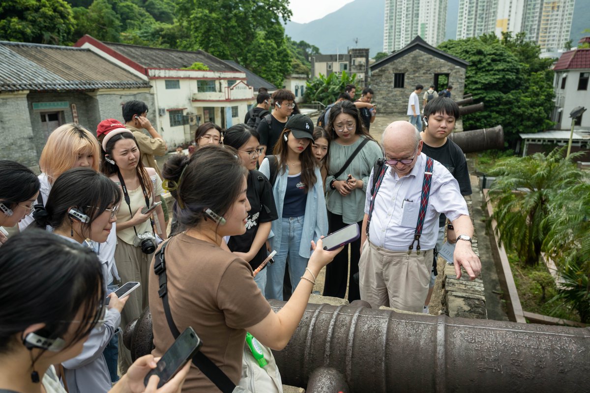 cuhkmacph's tweet photo. HIST5591 The Historical Anthropology of Chinese Society field trip was held on 15 Oct 23. Prof. HE Xi and students visited Liu Man Shek Tong Ancestral Hall and Tai O Hung Shing Temple.  #MACPH #CUHK #PublicHistory #ComparativeHistory #History https://t.co/dmIKjhd3Ct
