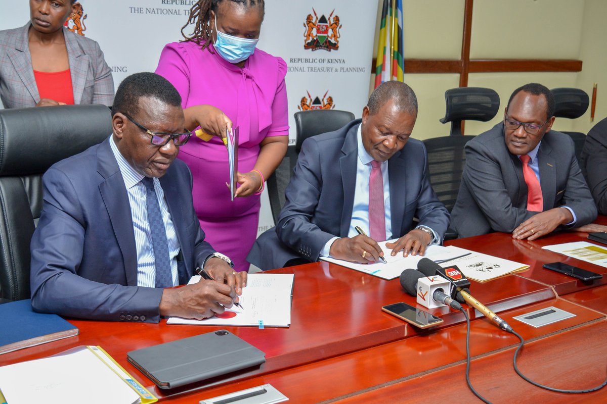 EnergyMinK's tweet photo. CS Davis Chirchir and @KeTreasury CS Prof. Njuguna Ndung'u have today signed the Share Transfer Agreement on the acquisition of Kenya Petroleum Refineries Limited (KPRL) by @kenyapipeline. https://t.co/yK6TrNy0mH