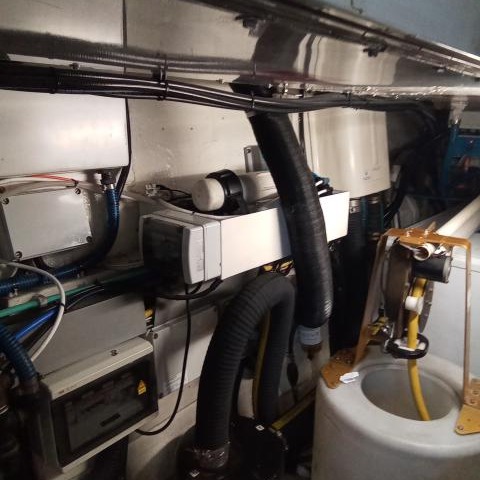 generalwatersys's tweet photo. ¿Sabias que puedes instalar nuestros equipos de osmosis en tu embarcación de recreo?😱⛵

😜 Disfruta de un agua cristalina, como si estuvieras bebiendo de un manantial.

Tan pura como la brisa marina. ⚓ 

#water #barcos #navegacion #embarcacion #osmosis #barcelona https://t.co/P5kykRNlck