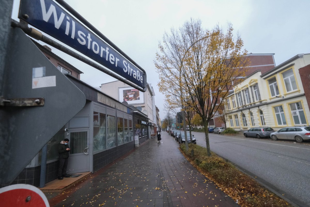 CrimeNewsHH's tweet photo. Wieder Gewalt im #PhoenixViertel in #Harburg - 2 Männer durch #Schüsse verletzt
#Polizei ermittelt https://t.co/o6lAzH5Ocd