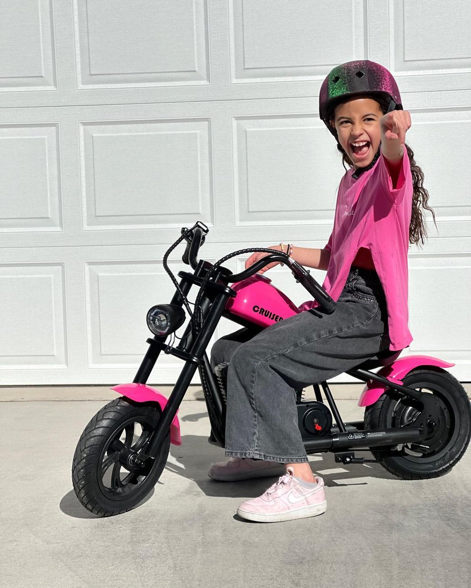 Spark your child's Barbie spirit with HYPER GOGO! Let's ride in pink. 🎀🏍️ 
📸: monyju 
#hypergogo #barbiegirl #pinkchopper #kidsadventure #funrides