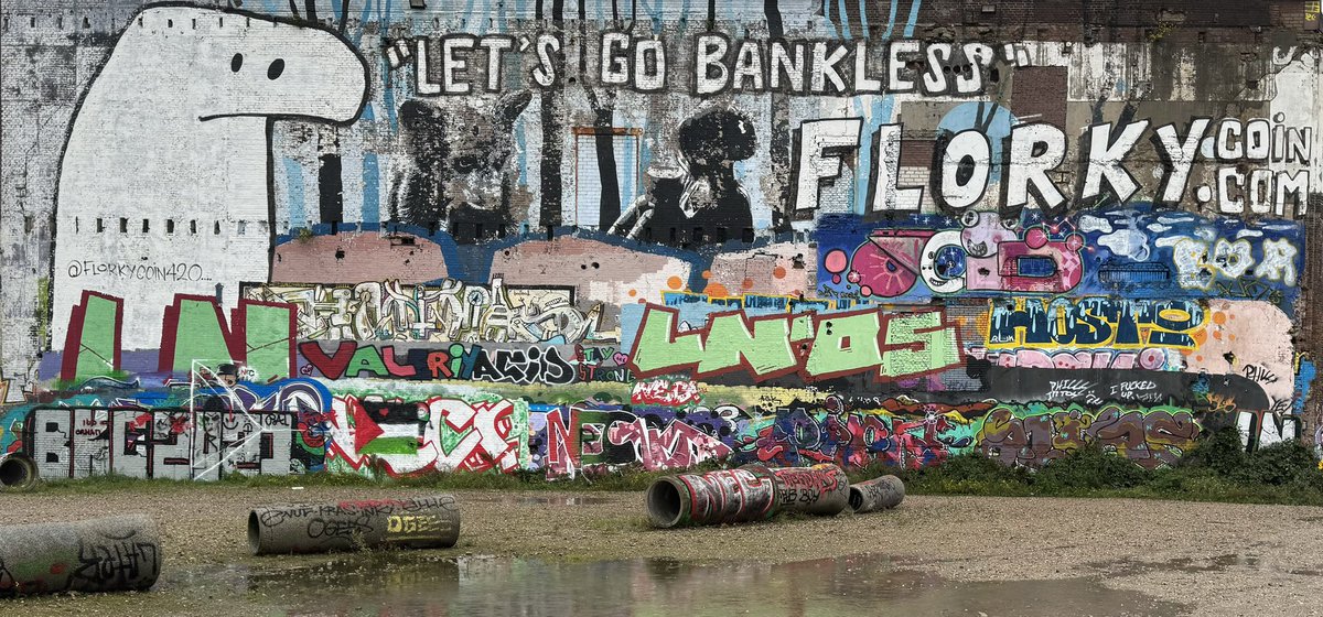 CitAltFort's tweet photo. Rafelrand #Nijmegen. 

Hoe lang zou er nog ruimte zijn in de stad voor het experiment, met ruim baan voor het onbekende, minder aangeharkt, wilder en avontuurlijker?

#urbanfringe #quality #development #renewal #fringecity https://t.co/qfyp16b9Ki