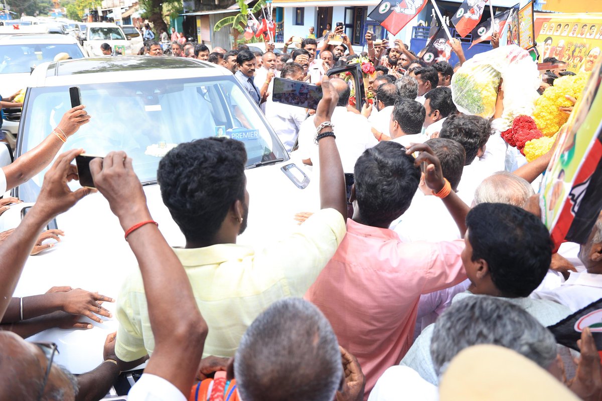 admkitwingoffl's tweet photo. 😍😍 https://t.co/EaSM3Gj1Km