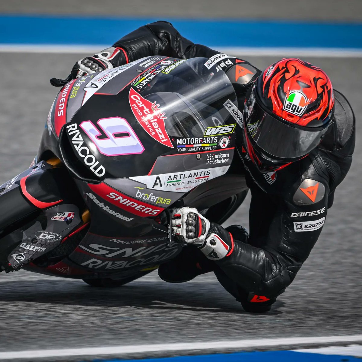 SnipersRacing's tweet photo. Combined Practice times Day1 ✅
P15 @18matteobertelle
P20 #nicolacarraro
First time on this circuit, and nearly 50°C of asphalt don't help 🌡️🔥, but the #Snipers don't give up 💪. #thaigp just started 🇹🇭🏁
.
#snipersteam #teamsnipers
#matteobertelle
#moto3 #motogp23 https://t.co/pXcph3FrKV