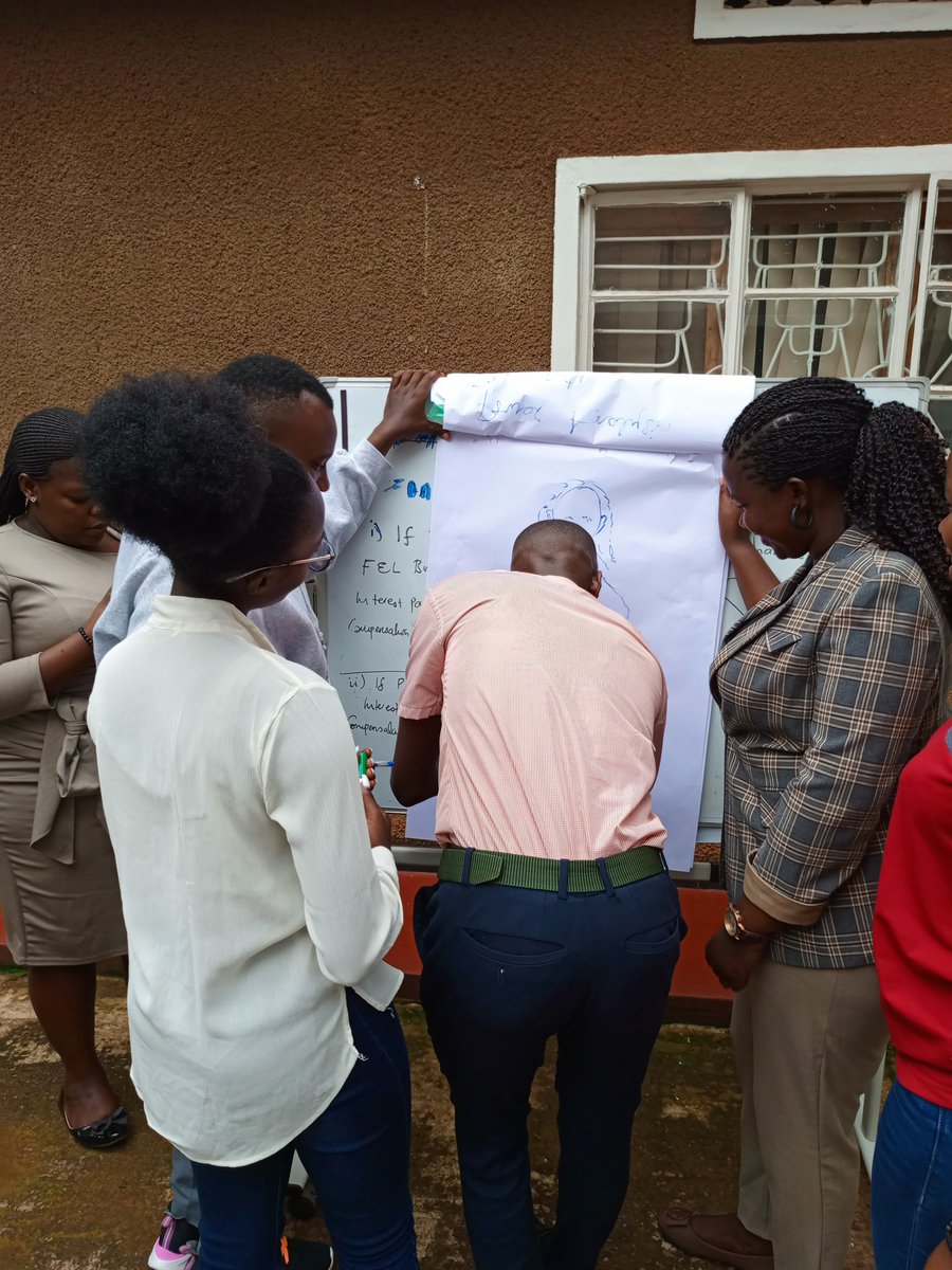 YouthLineForum's tweet photo. Students in groups doing the assigned tasks during the sessions.
#YLA23 https://t.co/8OdKZQdZSu