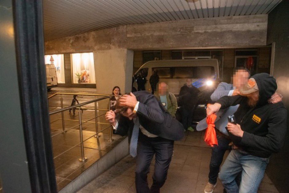 Mar 🤝 tweet media