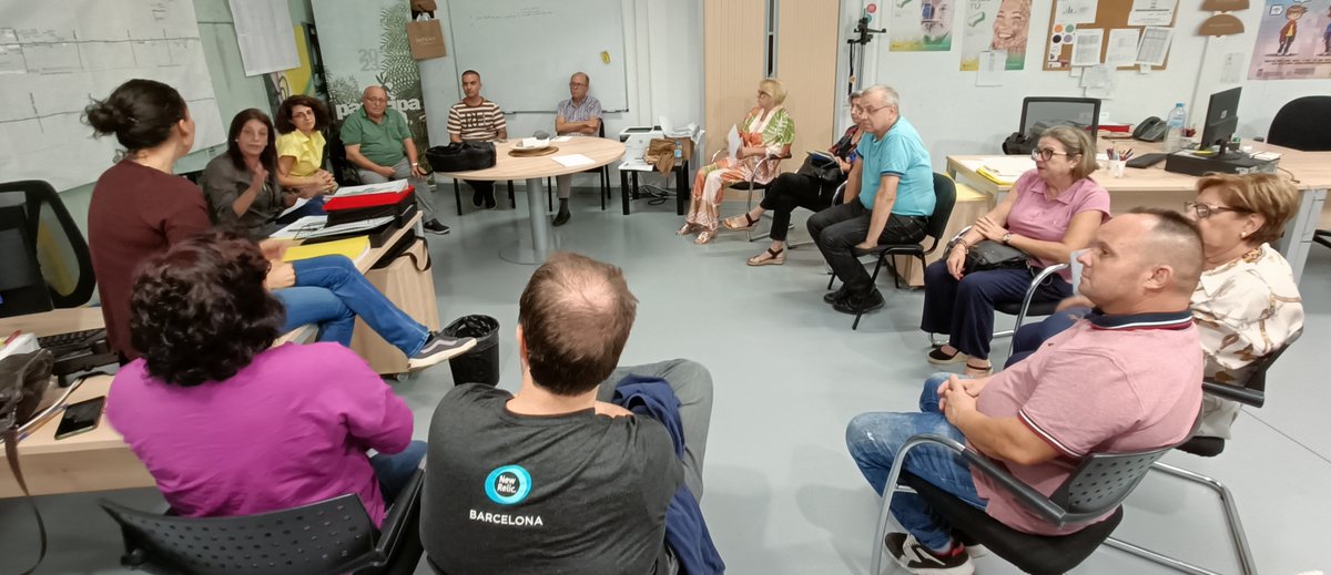 🙋‍♀️Ayer a la #JuntaDeZona1 asistieron los Presidentes y Presidentas de las Asociaciones de Vecinos de Barrio Centro, Santa Bárbara, San Roque, Fátima, Punta del Lugar y el Castillo, con el fin de preparar los contenidos para la próxima #JuntaLocal

La Participación se mueve 😀