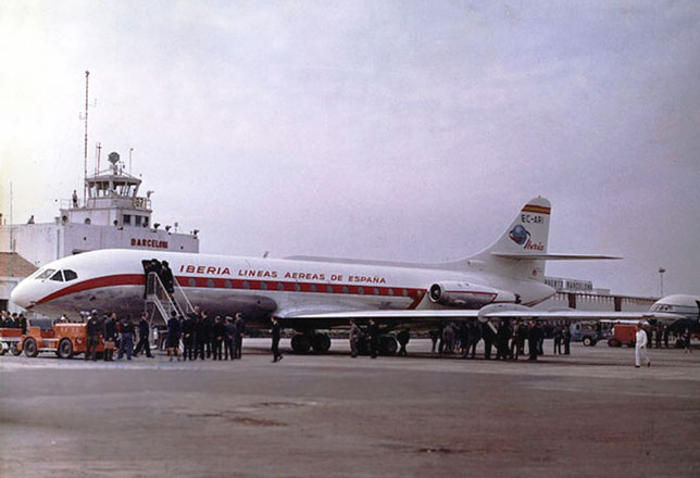 Aeropuerto de Barcelona, mediados de los 60.
Acceso lado tierra / lado aire, con dos caravelle de Alitalia e Iberia.