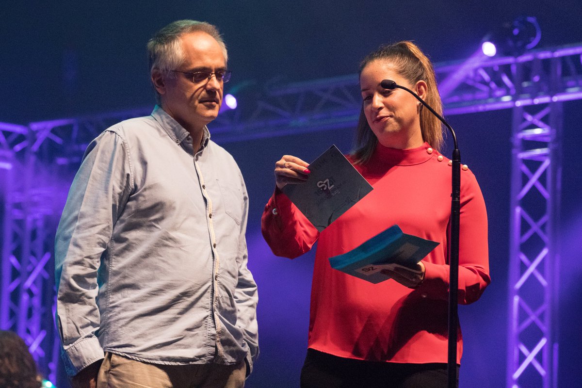 santurzine's tweet photo. ☘️ El premio Euskal Pantailak de @euskaltelebista fue para @Monreal_m por 'Cuando crece la hierba' y el ganador del Foro de Creación fue Raúl Barreras por 'Teikdat' / Ibiltariak saria, @amnestyeuskadi babesarekin, aldiz, Danimarkara bidaiatu zen Mads Koudal-en 'Tonser' lanarekin https://t.co/MyEuifPDbu