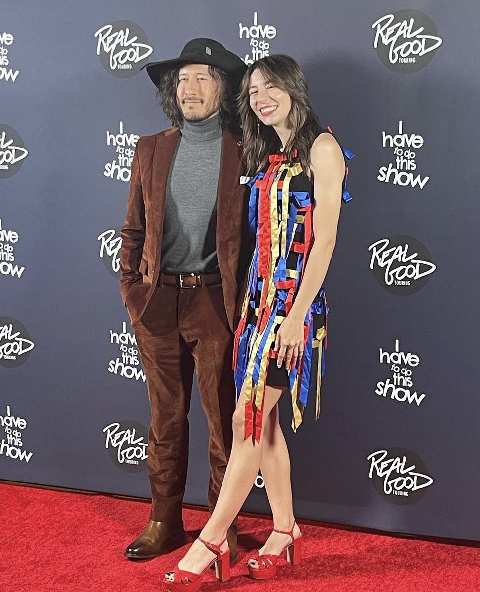 loustatswhore's tweet photo. MARK AND AMY AT ETHANS MOVIE PREMIERE 

credit to _alexis._07._ on instagram https://t.co/t8tBg5mBW1