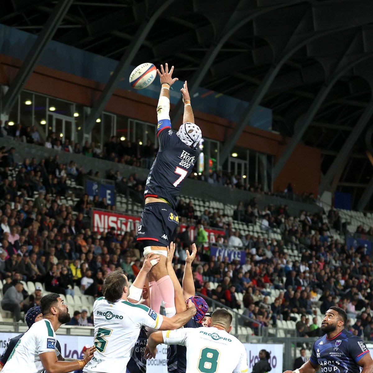 8 journées de <a href="/rugbyprod2/">Rugby PRO D2</a> 2023-2024 écoulées ⏳
8 x 80 minutes jouées ✅
Un petit mot pour notre capitaine, joueur avec le plus gros temps de jeu de ProD2 (640 minutes), plus connu sous le nom de <a href="/BlancMappaz/">Steeve Blanc-Mappaz</a> ? 🤩👮🏻‍♂️

📸 J. Robert