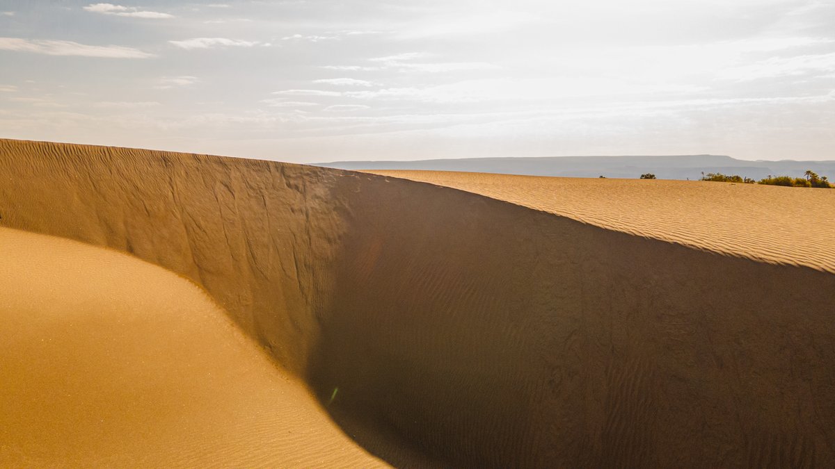 This is Kenya 🇰🇪

📍 Suguta Valley Sand Dunes