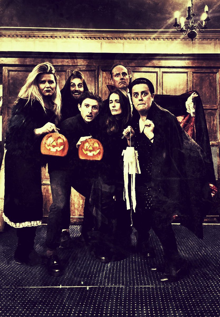 Spooky fun playing vampire Prince Uppenstarter with <a href="/PlayDeadLondon/">PlayDeadLondon</a> at Charlton House - but which of these creepy suspects is the culprit? #murdermystery