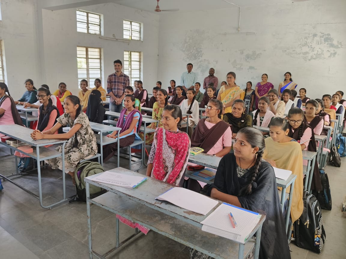 DRDA_MBD's tweet photo. Voter awareness program at Govt Junior College for Girls  Mahabubabad  District Head Quarter @Collector_MBD @ECISVEEP @SVEEP_MHBD https://t.co/d4KmBzmuPP