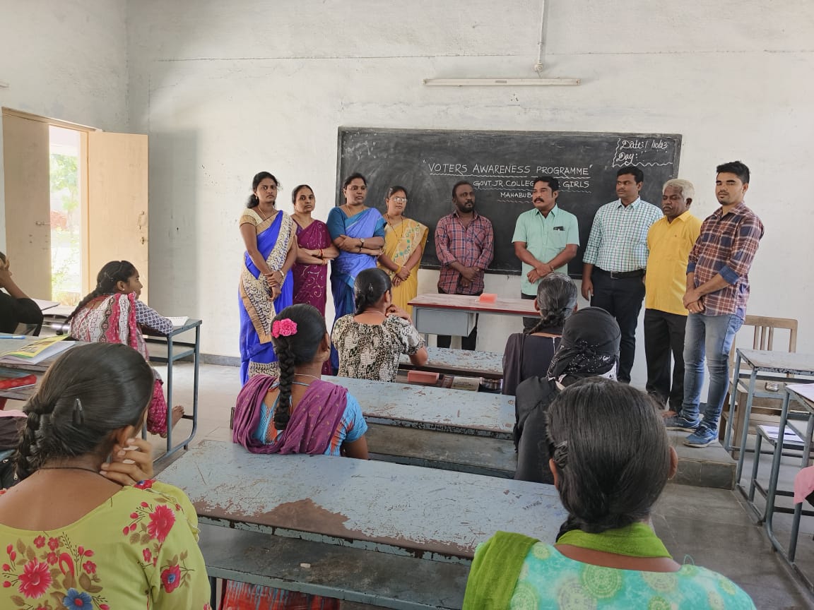 DRDA_MBD's tweet photo. Voter awareness program at Govt Junior College for Girls  Mahabubabad  District Head Quarter @Collector_MBD @ECISVEEP @SVEEP_MHBD https://t.co/d4KmBzmuPP