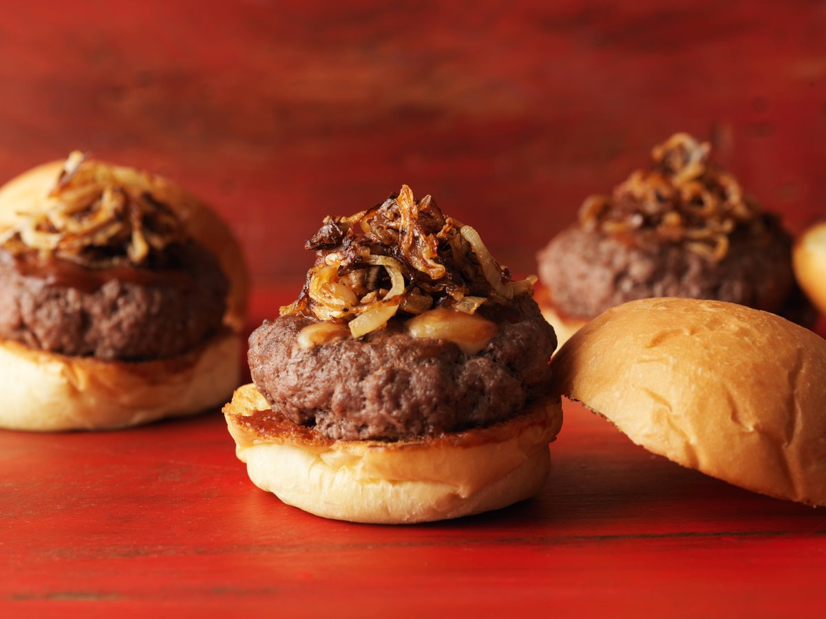 Celebrate Halloween this #FakeawayFriday with our spine-tingling Spicy Juicy Lucy-fer Sliders! 🩸🍔  
🔗 Click the link for the full blood-dripping recipe: foodnetwork.co.uk/recipes/spicy-… #Halloween