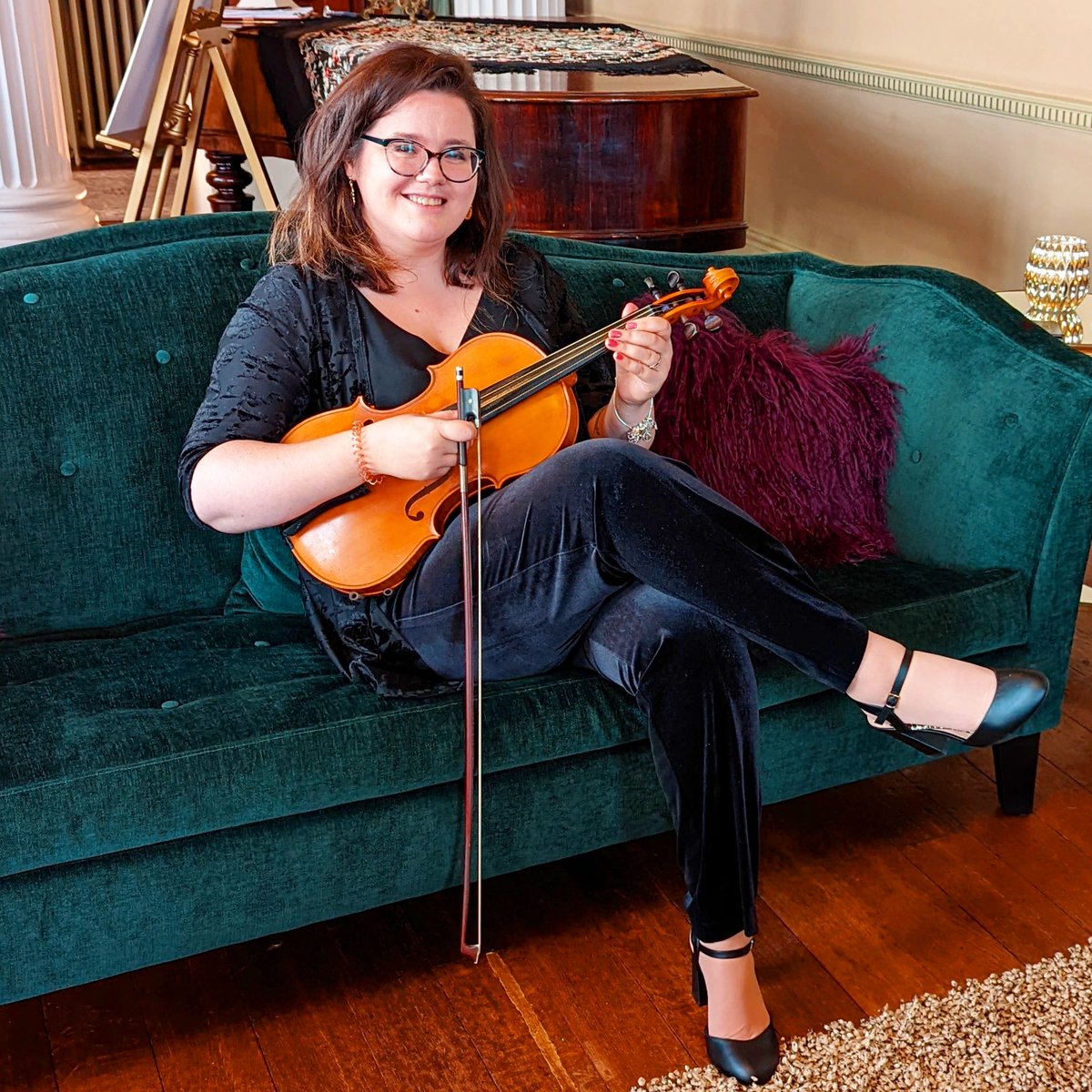 Our Megan - viola player extraordinaire who loves our alternative repertoire 🤘🏻
Don't let that fool you though, she loves a bit of Disney cheese... but who doesn't love a bit of Hercules?!
🎻🎻🎻🎻
#professionalstringquartet #modernstringquartet #yorkshirestringquartet