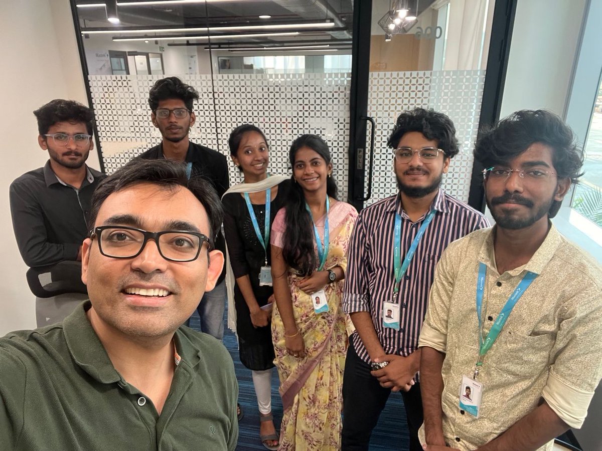 Mastekltd's tweet photo. 🌟Glimpses from the engaging session led by our expert Bhaskar Dhawan with our fantastic Chennai team, delving into the potential and opportunities of Generative AI.
#decomplexdigital #generativeai #leadership #teamwork https://t.co/7MgMgO71ns