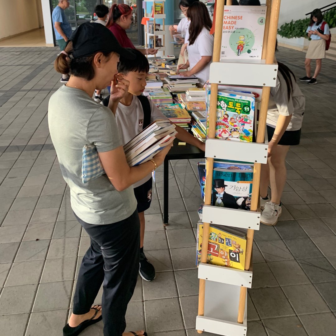 StShattuck's tweet photo. SSM-FC's Mari Membaca Genius Hour Group Used Book Sale raised RM1,500!  Malay children’s books can now be purchased and donated to the kiosk for underprivileged children in Kampong Dato Sulaiman, Johor.

#SSMFC #internationalschooljohor #internationalschoolmalaysia #forestcity https://t.co/A0gikDKAY9