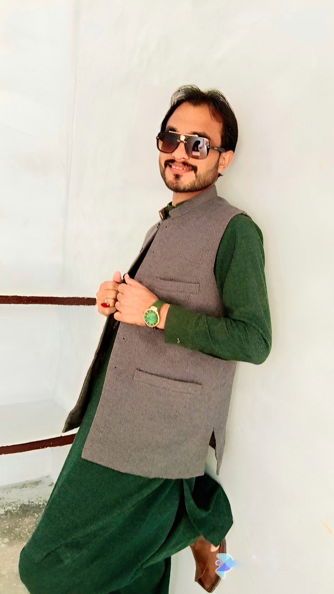 ChezaFun's tweet photo. جمعہ مبارک دوستو ۔ 
#happyfriday #AurangzaibOfficial #aurangzaib_official https://t.co/HlUCgJyfYh