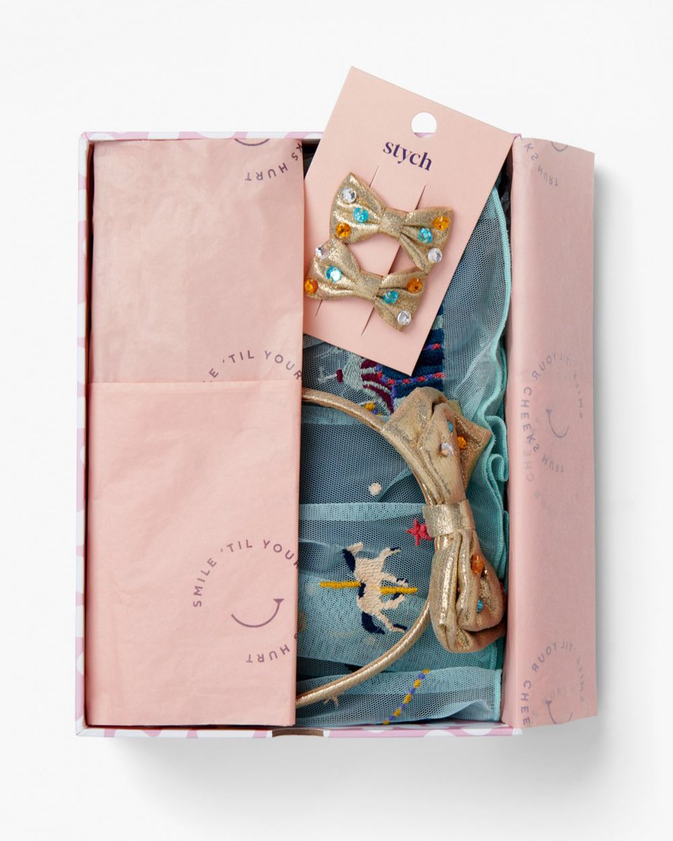 InStyches's tweet photo. A fairytale in a box! This magical dress-up set is perfect for letting imaginations soar. 🧚‍♀️ 

#stych #stychaccessories #stychkids #instyches #smiletilyourcheekshurt #accessoriesforpeople #gifting #giftbox #accessories #presents #wrapped #personalisedgifts #kids #giftideas https://t.co/mdTru6g9at