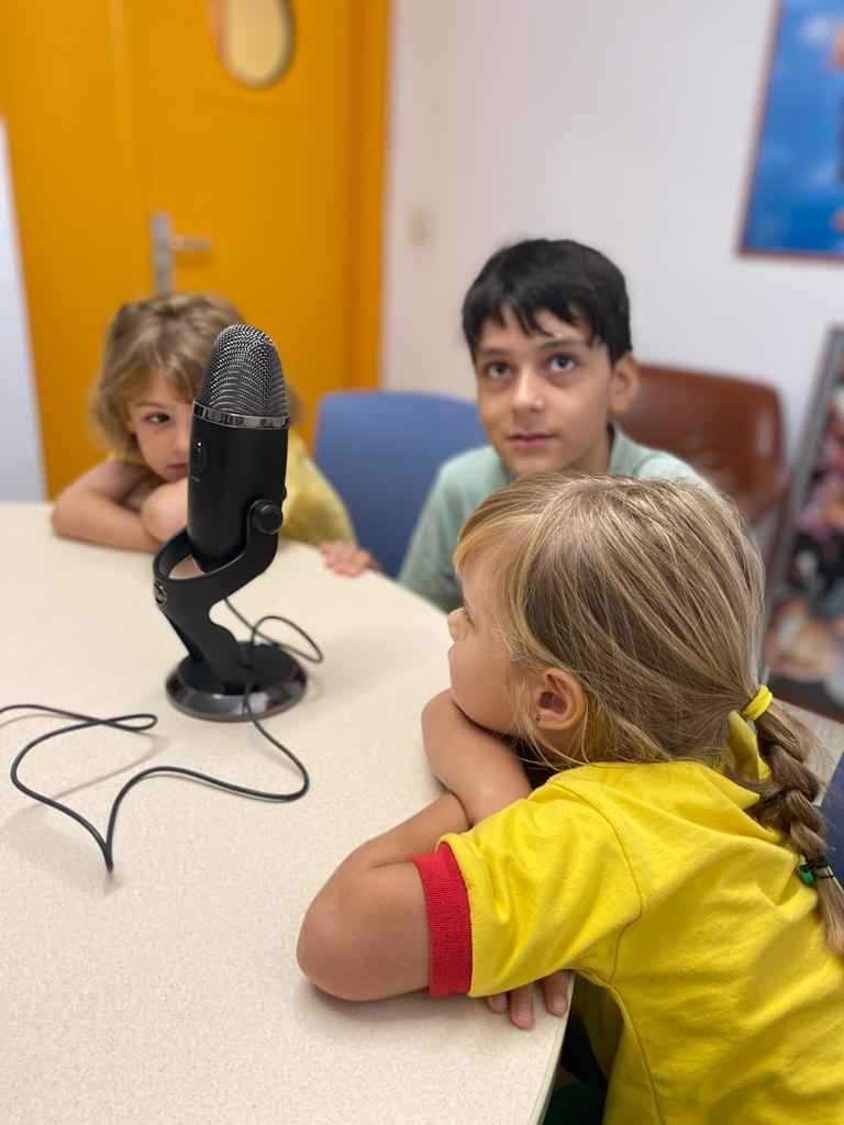 claretbarcelona's tweet photo. 🎙 ON AIR || El 24 d'octubre, coincidint amb la celebració del #PareClaret, vam publicar el primer programa del #PodcastClaret. Capítol 1: Comencem! El podeu escoltar aquí 👉 https://t.co/LUOVg6ppgb https://t.co/IdzsoF330C