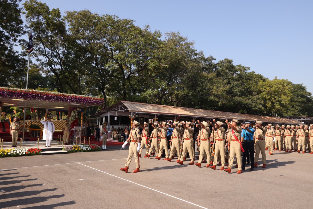 svpnpahyd's tweet photo. Shri Sirivennela, IPS (P) of 75 RR commanded platoon no. 5 of the Dikshant parade. He is borne on Punjab cadre https://t.co/87LnTtYDaN