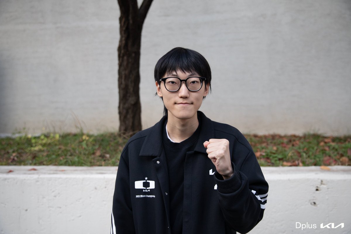 DplusKia's tweet photo. Look who's here! 🦝

#DplusKIA #DKWIN #WeConnected #TakeOverAgain #되찾을영광을향해 https://t.co/Pb2W1ZvuEj