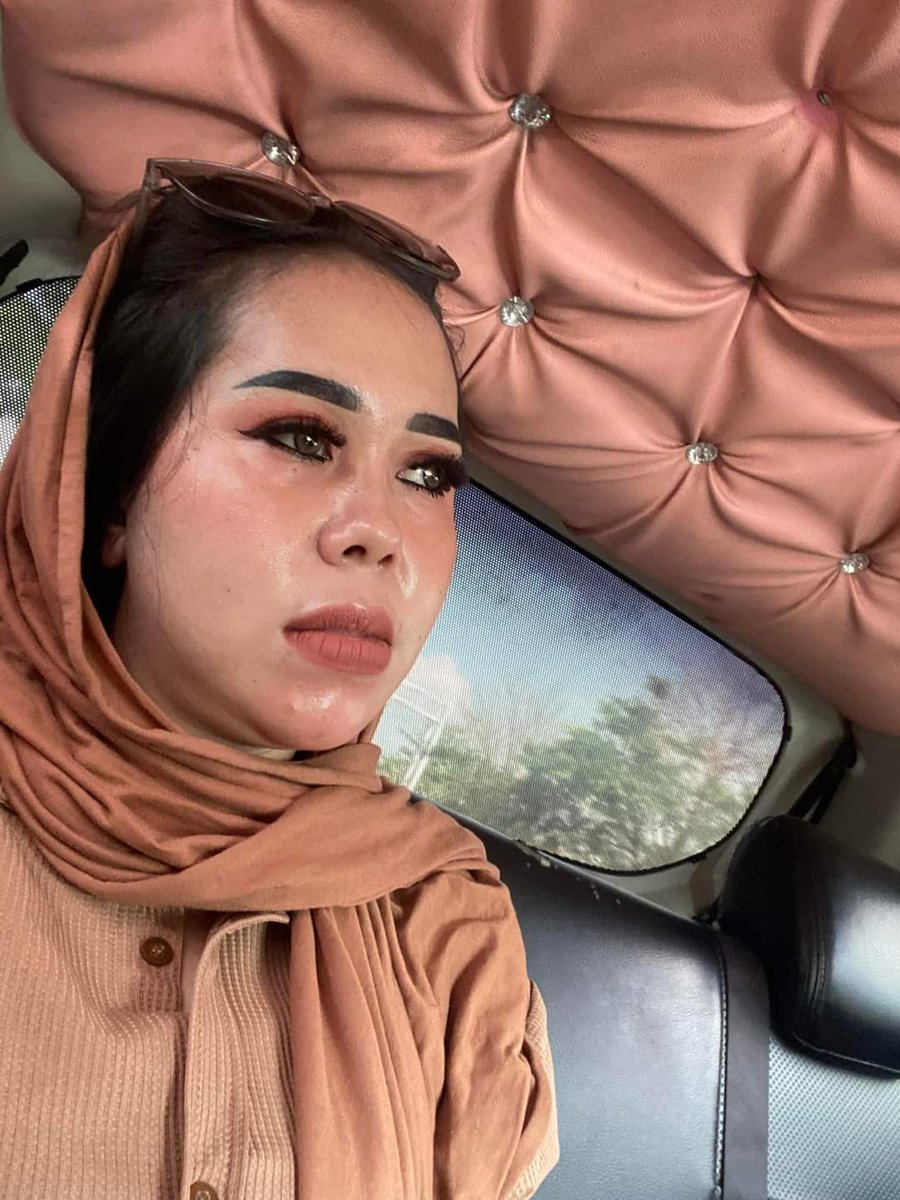 Yunitha001's tweet photo. Cuaca lagi panas panasnya 🥵🥵 https://t.co/7r0lZGBAxA