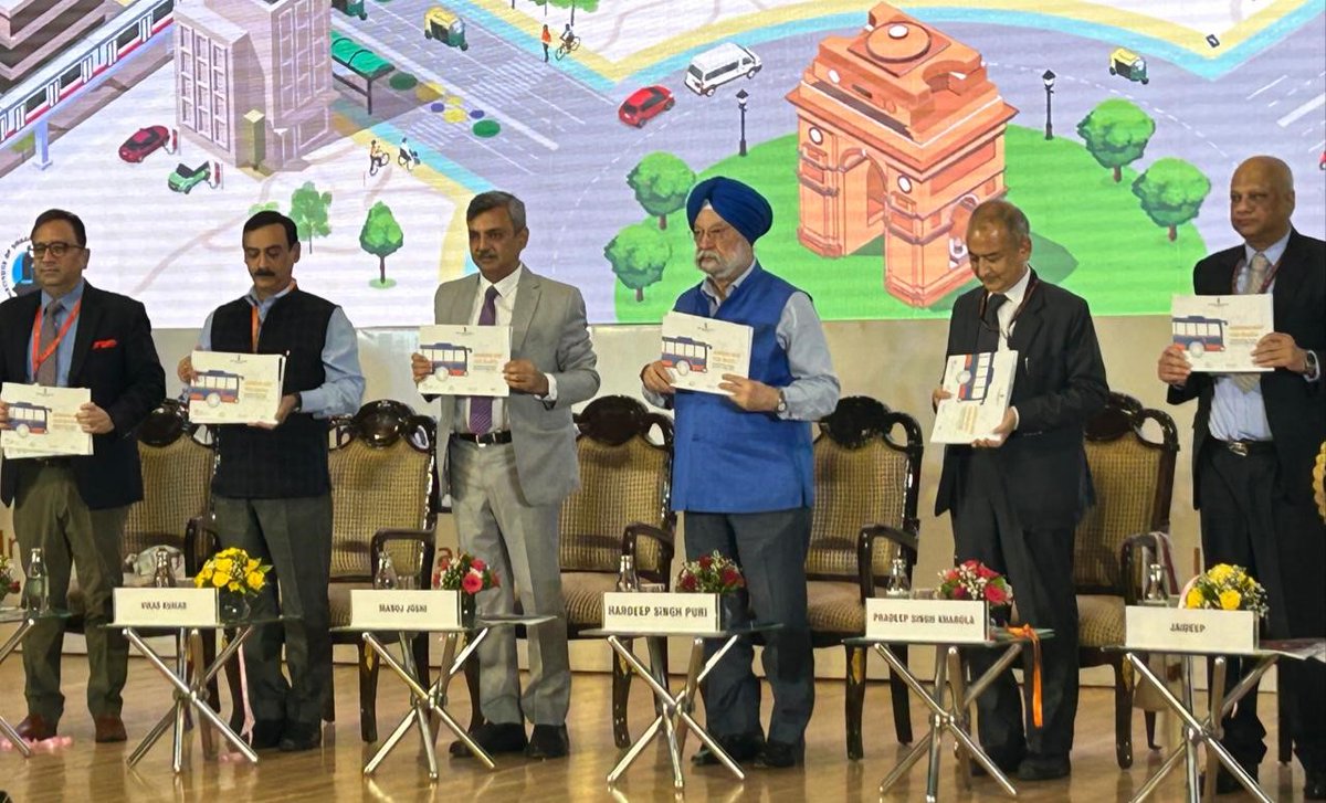 1⃣ 'Making Way for Buses: Guidance for Bus Priority Measures in Indian Cities' was prepared under @giz_india's SUM-ACA project in collaboration with @CoEUT_CEPT. It supports city officials in taking decisions regarding planning and implementation of bus priority measures. 🚎
