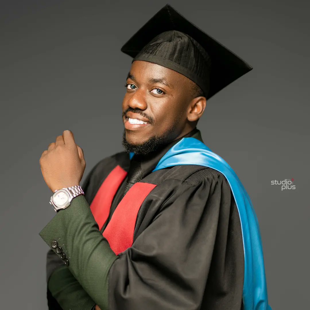 Mwaiichimangeni's tweet photo. First degree bagged. Bachelor of science in Agro-forestry 🌳🌲#LUANARgraduation #LUANARclasoof2023 https://t.co/J8amXvKeLB