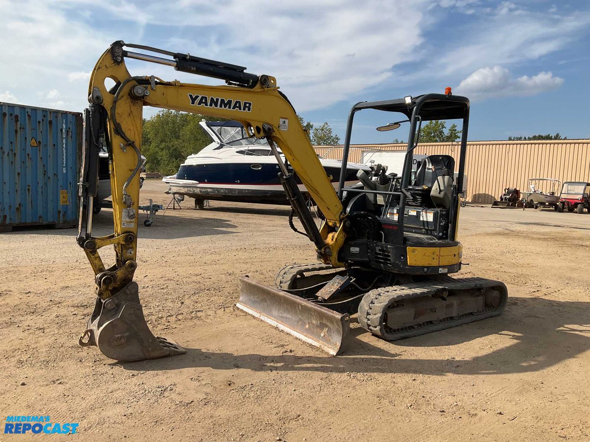 🟢@Repocast #OnlineAuction  
Quality #Construction Heavy #Equipment &amp; Snow Removal Equipment 📷shorturl.at/qyzN4

⏳November 7th 

Including :  
-2016 Caterpillar 262D Skid Steer #Loader
- Kubota RTV1100 Utility #vehicle  
And More shorturl.at/qyzN4