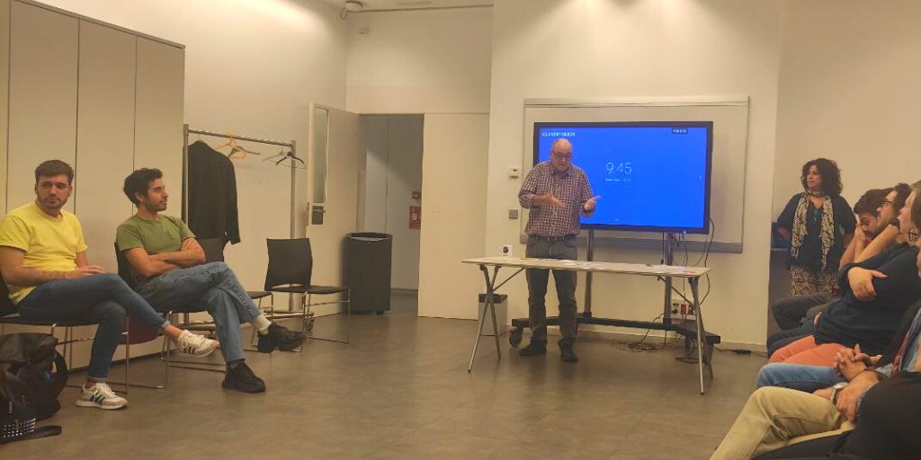 <a href="/OmniaCamins/">Òmnia Camins Fundació</a> <a href="/omniasalutalta/">Punt Òmnia Badalona - Salut Alta</a> <a href="/omniabonaire/">Omnia Bonaire</a> <a href="/espaitecnologic/">Espai Tecnològic</a> <a href="/omniaespronceda/">Punt Òmnia Espronceda</a> <a href="/Barberapromocio/">Fundació Barberà Promoció</a> @OmniaPESLaMina <a href="/OmniaMartiCo/">Òmnia PES Martí-Codolar</a> <a href="/ladevesadelpla/">Òmnia La Devesa</a> <a href="/casalinfants/">Casal dels Infants</a> <a href="/colectic_coop/">Colectic</a> <a href="/FundacionAdsis/">Fundación Adsis</a> <a href="/OmniaVerdum/">Òmnia Verdum</a> <a href="/FPareManel/">Fundació Pare Manel</a> <a href="/omnialafabrica/">Òmnia La Fàbrica</a> 👤 En Jordi, dinamitzador del punt <a href="/omniasantantoni/">Òmnia Sant Antoni</a> ens presenta l'espai i la feina feta. 

Treballa amb joves, gent gran i amb xarxa amb projectes de l'eixample amb <a href="/calabria_66/">Federació d'Entitats Calàbria 66</a>.  

👉🏽 Veniu a fer-li una visita?