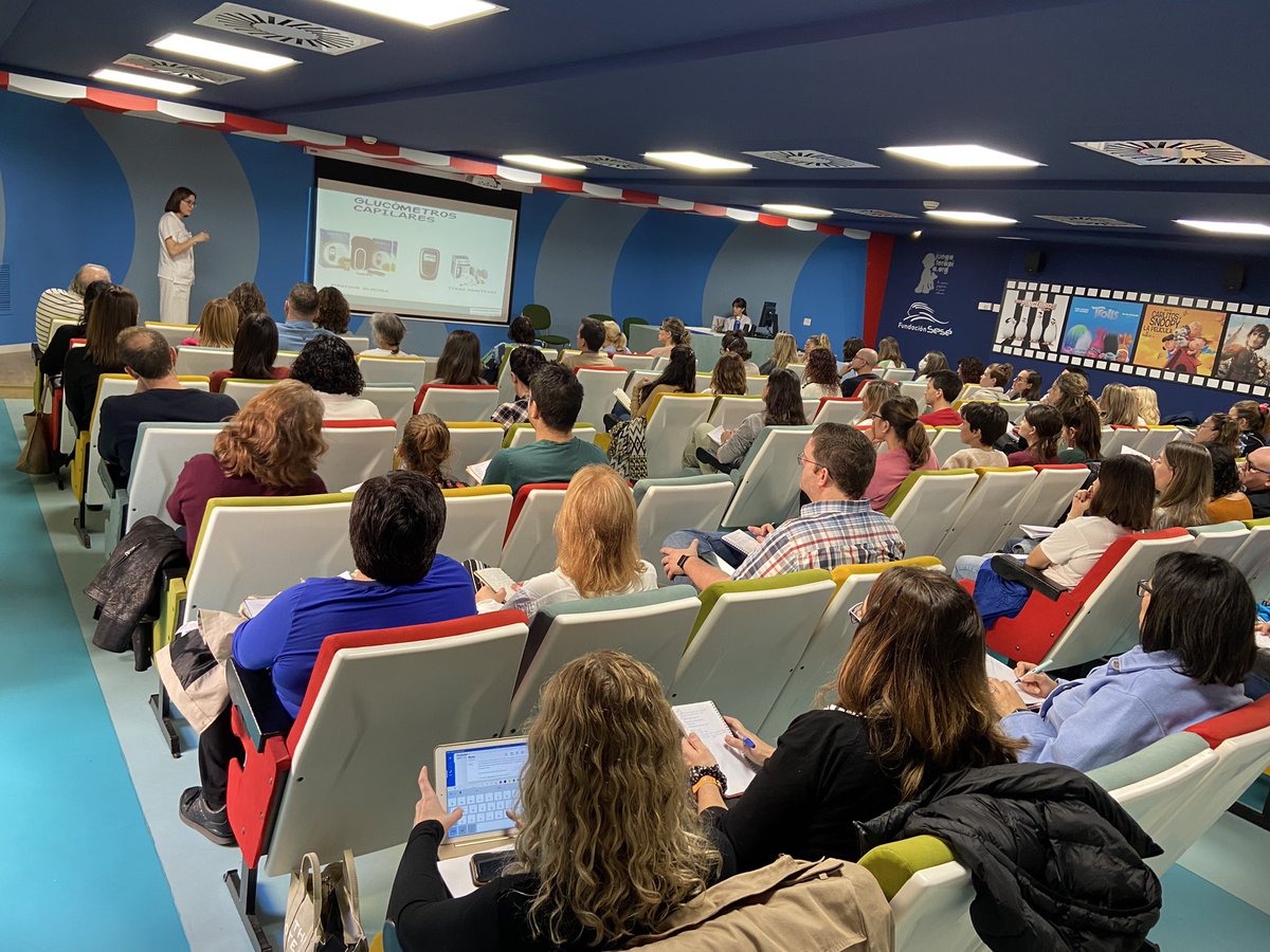Formación a profesorado que atiende niñ<a href="/s/">『S』</a> con DM-1. Gran acogida!!! Gracias a las mejores <a href="/CivitaniElisa/">Elisa Civitani monzon</a> y Pili!!!! #DM1 <a href="/diabeteszgz/">Diabetes Zaragoza</a> <a href="/SeisDoble26/">Santy Conde</a> <a href="/SEEP_SOCIEDAD/">SEEP</a> <a href="/SEDiabetes/">SED Diabetes</a>
