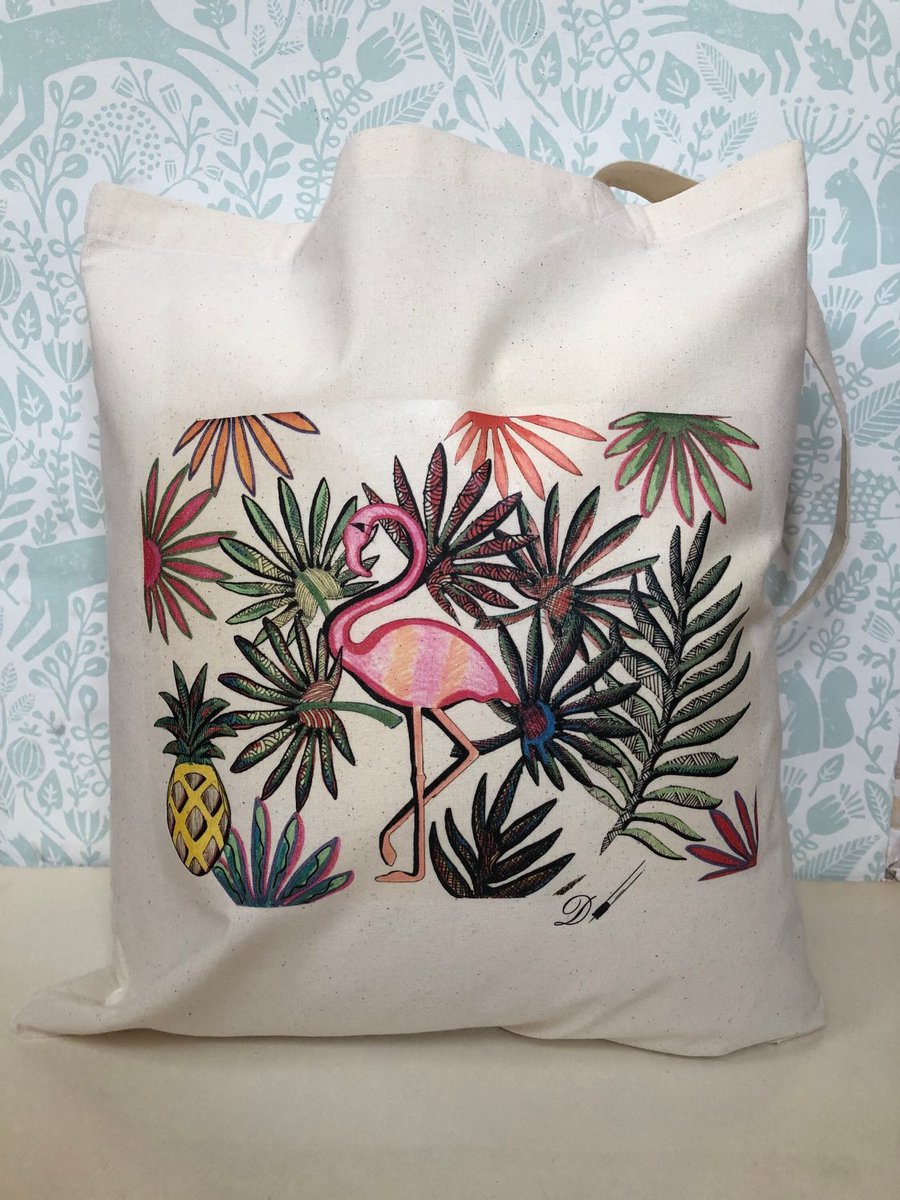 Artydp's tweet photo. Come and take a look at some gorgeous tote bags at https://t.co/GXnaPsPlVD . Great gift for a special friend #etsyuk #totebags #etsygifts #originaldesigns #etsyfind #reusablebags https://t.co/cpcU1blagO