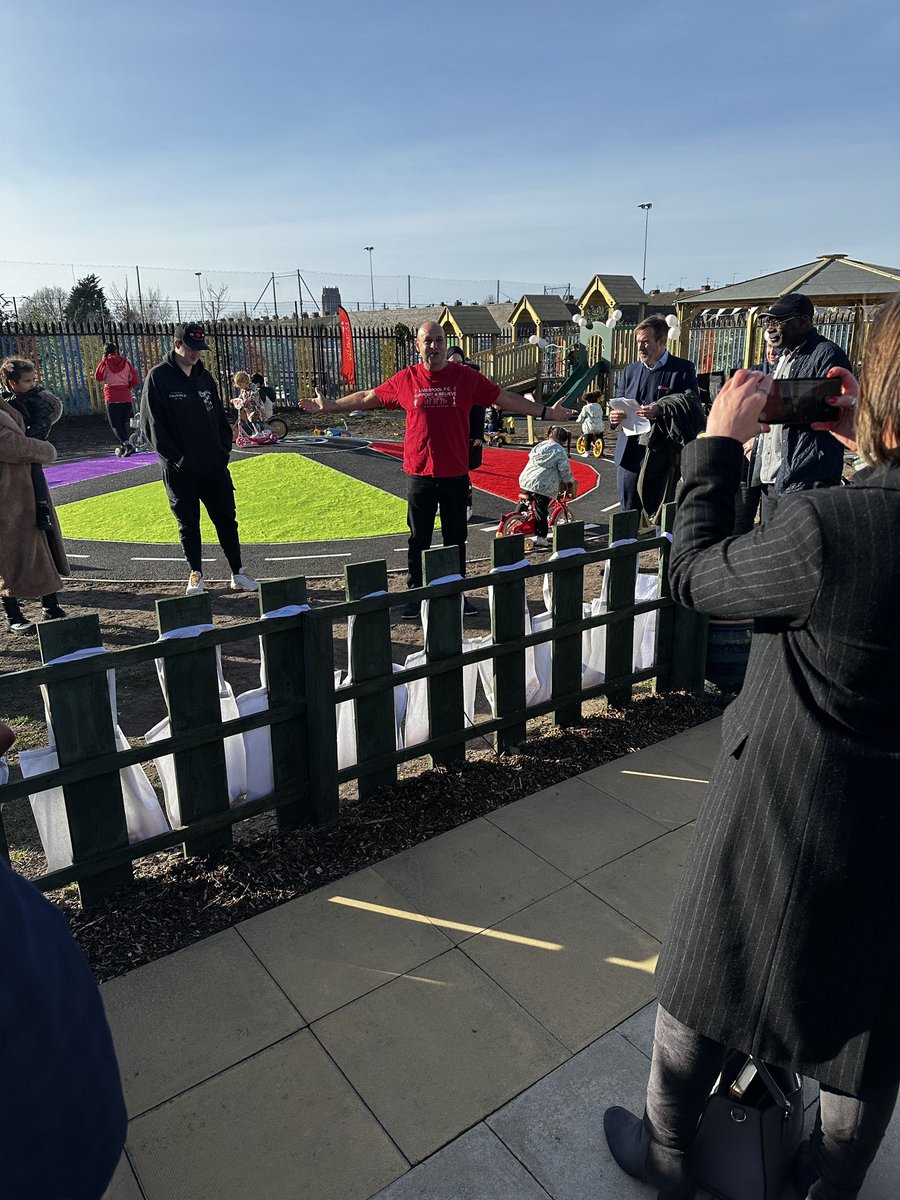 Donna Scully tweet media