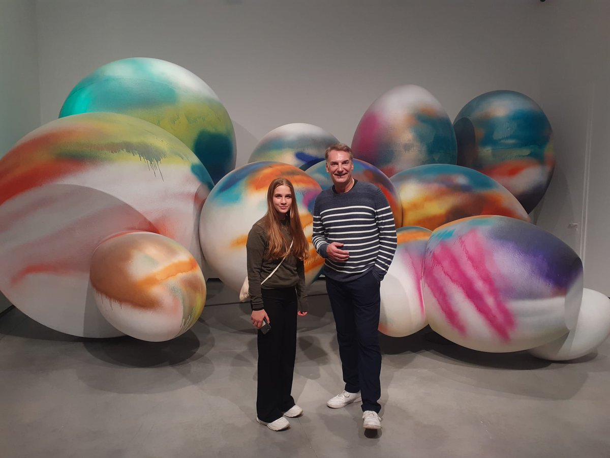 extremadura_tur's tweet photo. 2 periodistas del medio alemán #Touristbook🇩🇪 han visitado esta semana #Extremadura. En su viaje han recorrido lugares como #Hervás #ElAnillo @MonfraguePN #Cáceres @MuseoHAlvear #Mérida @MuseoRomano #Zafra y #JerezDeLosCaballeros. Además han conocido nuestras Rutas Gastronómicas. https://t.co/j2VQIHqq50