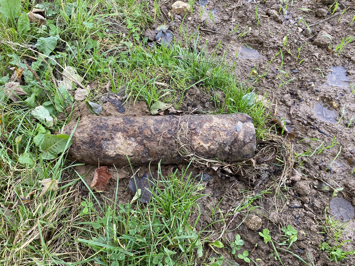 belindajohn71's tweet photo. Gives a whole new meaning to โ looking fur shells ๐ ๐๏ธโ #ironharvest #sommebattlefield #fieldwalking #walkingtheSomme #19141918 #happyasapiginmuck https://t.co/pAoPPbbjna