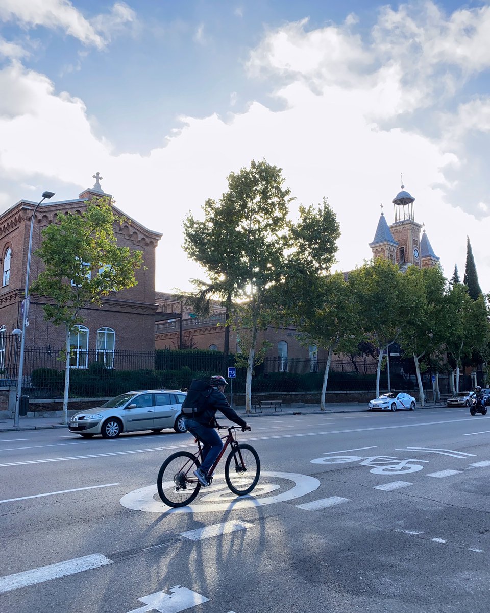 MadCycleCuqui's tweet photo. Amanece (tarde) en Madrid. #madcyclecuqui https://t.co/901AYL1Rja