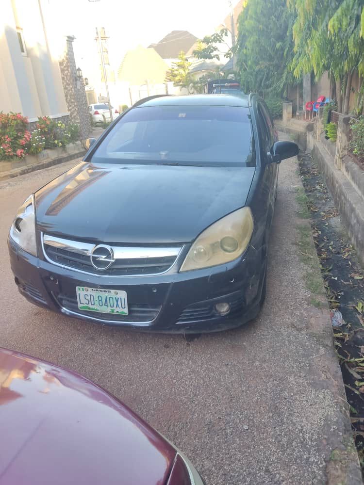 Hathim001's tweet photo. Distress sale 
Sari
Urgent money needed
Price: 1m
Commission: 100k
Ac is working 💯
Location: Kaduna
☎️ Haathim/ 07032652699 https://t.co/0tCK7QP8Jz