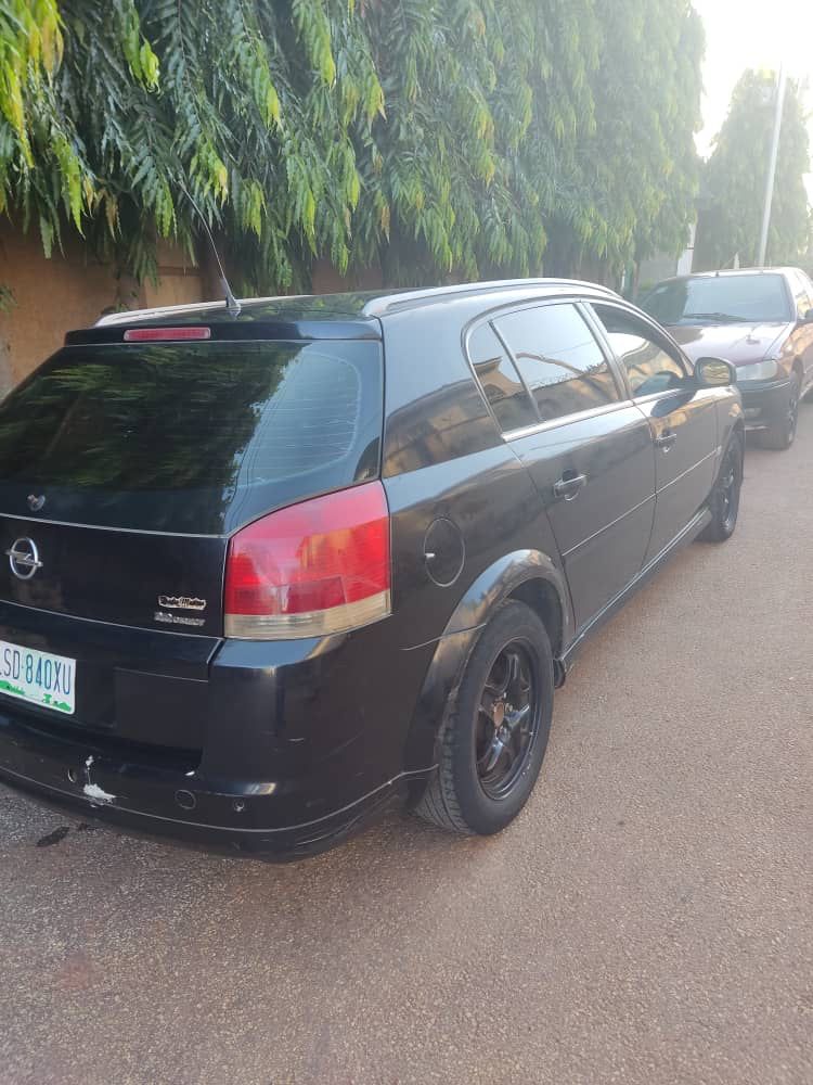 Hathim001's tweet photo. Distress sale 
Sari
Urgent money needed
Price: 1m
Commission: 100k
Ac is working 💯
Location: Kaduna
☎️ Haathim/ 07032652699 https://t.co/0tCK7QP8Jz