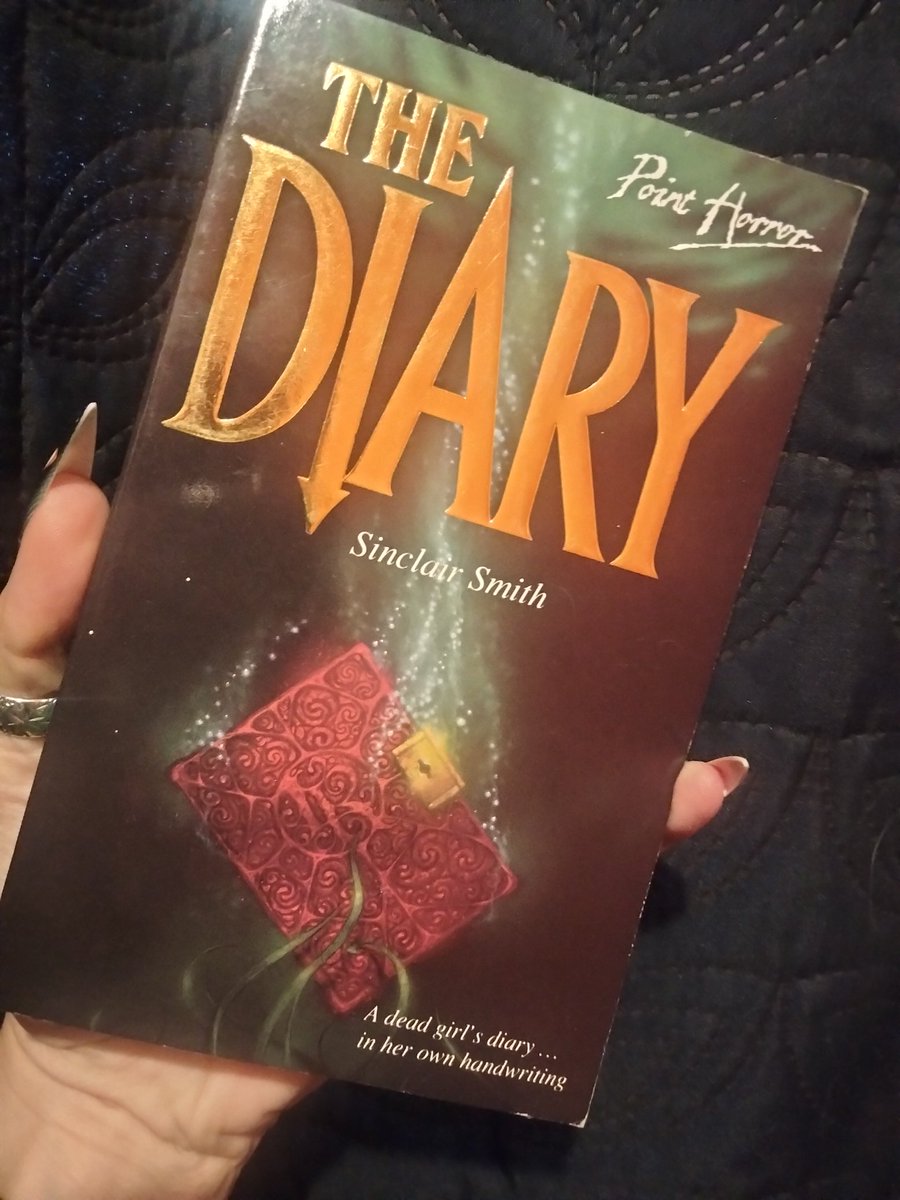 AMdrnHouseWitch's tweet image. On to the second of my Point Horror Halloween reads.
❤️🧡💛
#BookwormForLife #PaperbackBook #Goodreads #PointHorror #SinclairSmith