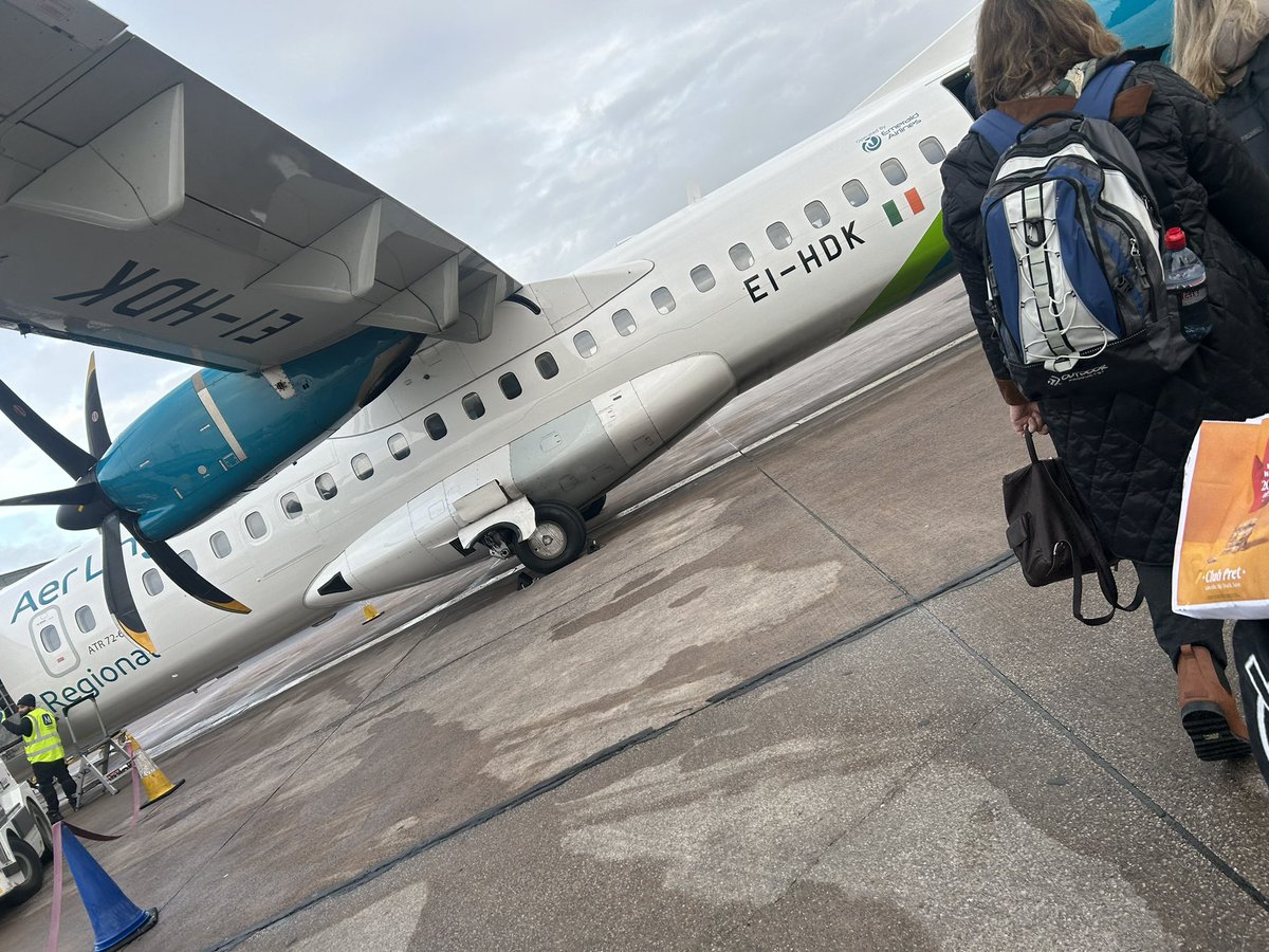 I’m on a plane! It’s rickety as fuck looking….ho hum, Seattle here I come!