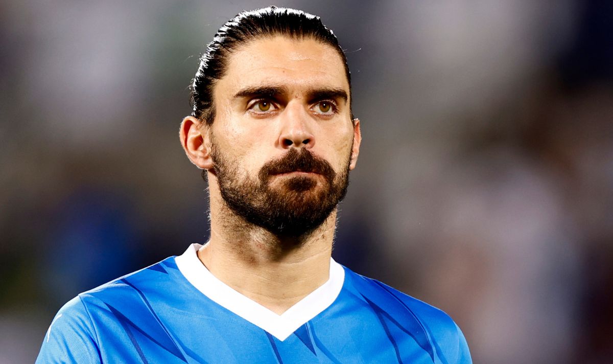 DExpress_Sport's tweet photo. Newcastle 'earmark' Saudi Pro League star Ruben Neves to replace suspended Sandro Tonali #NUFC 

https://t.co/A02LS0eYYT https://t.co/TWQUM6wXhb