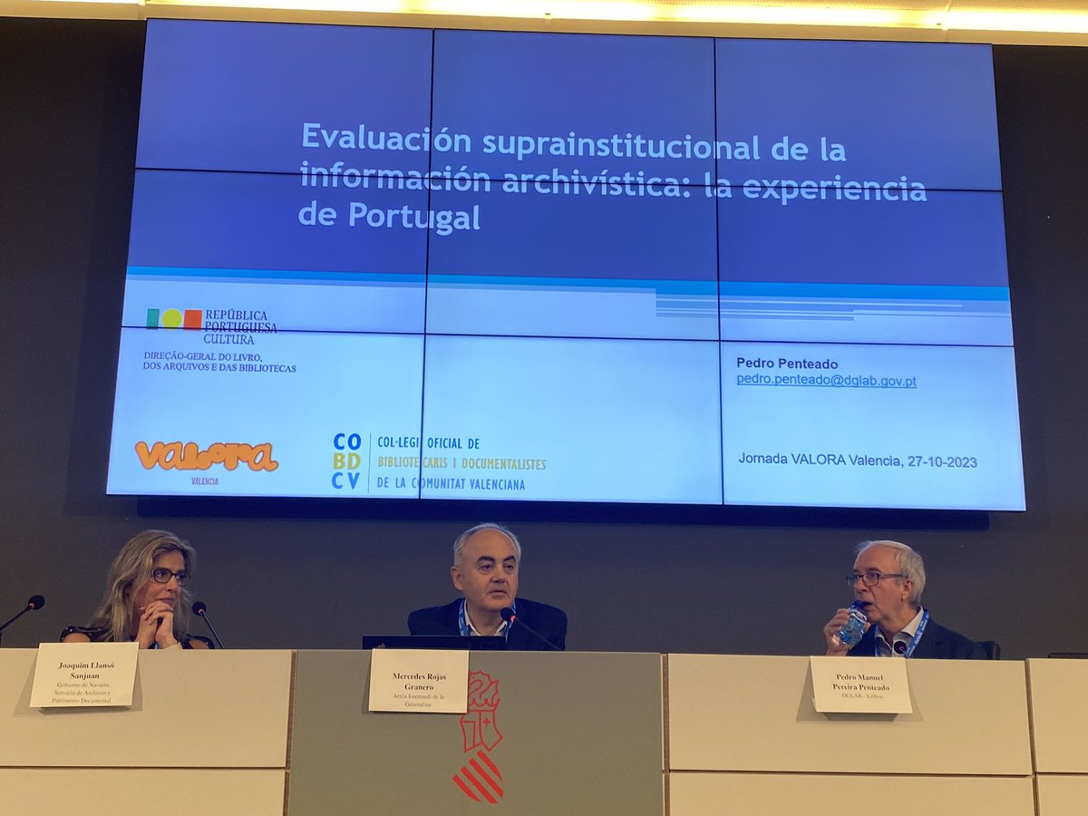 joancarlesfaus's tweet photo. #JornadaValoraValencia @ppenteado incita a la professió: és posible sistematitzar la classificació funcional, i és urgent canviar el focus cap els processos de negoci (deixant de costat el concepte de sèries documentals) 🙋🏻‍♂️ https://t.co/QqBorPumIF