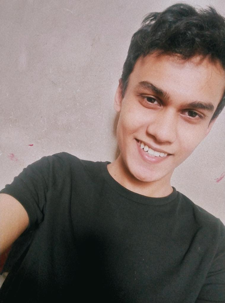 ArunavIm's tweet image. Stay with someone ,                            
              Who really needs you .
       And Spend with her so many smiley moments........
            
            "JUST SMILE"
    Which is really necessary
.
.
.
#smileworld