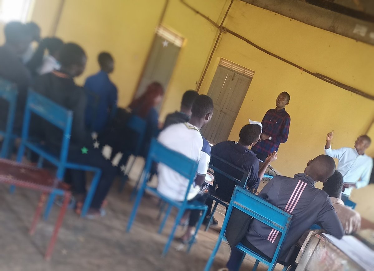 BindyaPeter's tweet photo. @PeterBindya 
Industrial Training and Internship Students Workshop at Michelangelo College of Creative Art－Kisubi,25th-October,2023

linking the academia world to the labor market is the major problem in third world countries

as a youth i started BEFU https://t.co/VznltEzgxi