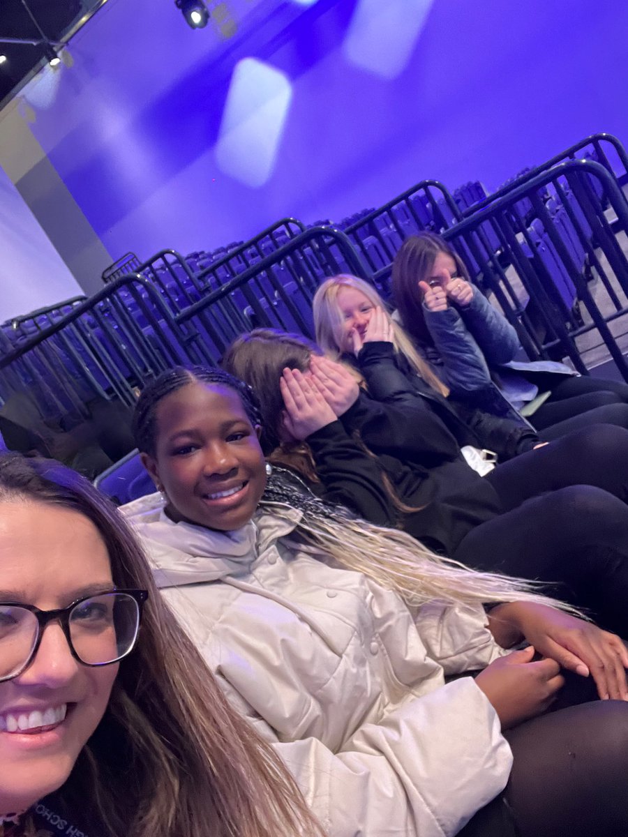 Mrs Neil and some of our fabulous S3s are excited to be attending the Glasgow School’s Young People’s Conference at the SEC this morning.  #AllLearnersAllAchieving <a href="/LochendHigh/">Lochend Community High School</a>