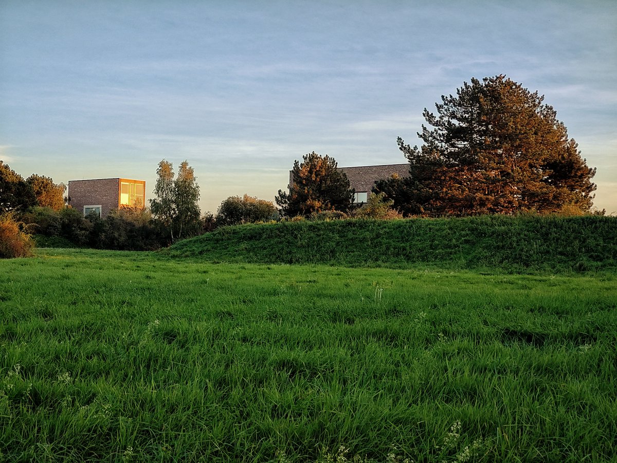 X ist kein guter Ort mehr für die von uns gesuchten Dialoge. Wir werden unser Haus hier noch stehenlassen, aber es wird bis auf Weiteres unbewohnt bleiben. 
Viele Dank an alle für die langjährige Verbundenheit! 🥰Vielleicht sehen wir uns an einem anderen Ort wieder… #fediverse