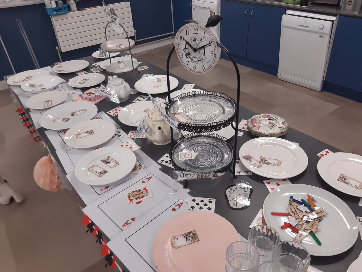 muinteoircasey's tweet photo. English dept on duty for the staff treat day in @ClaregalwayColl today #AliceInWonderland theme #MadHattersTeaParty https://t.co/WApTYXW7da